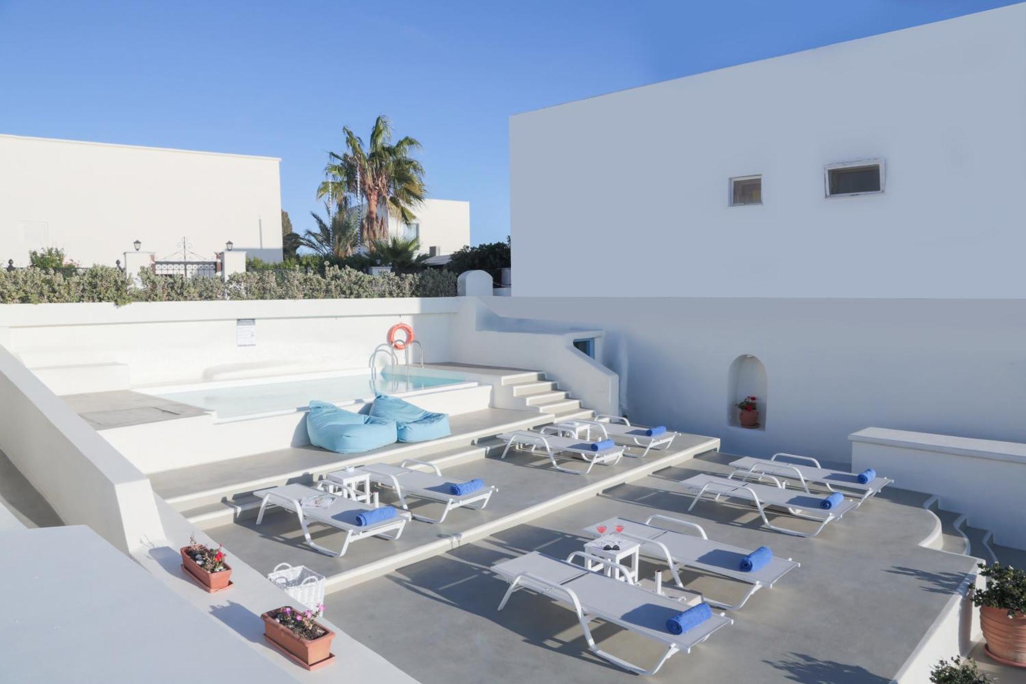 Pantelia Suites Фира Екстериор снимка