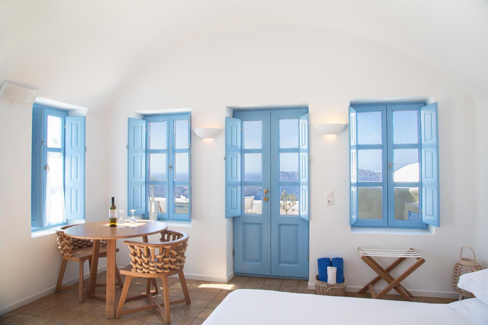 Pantelia Suites Фира Екстериор снимка