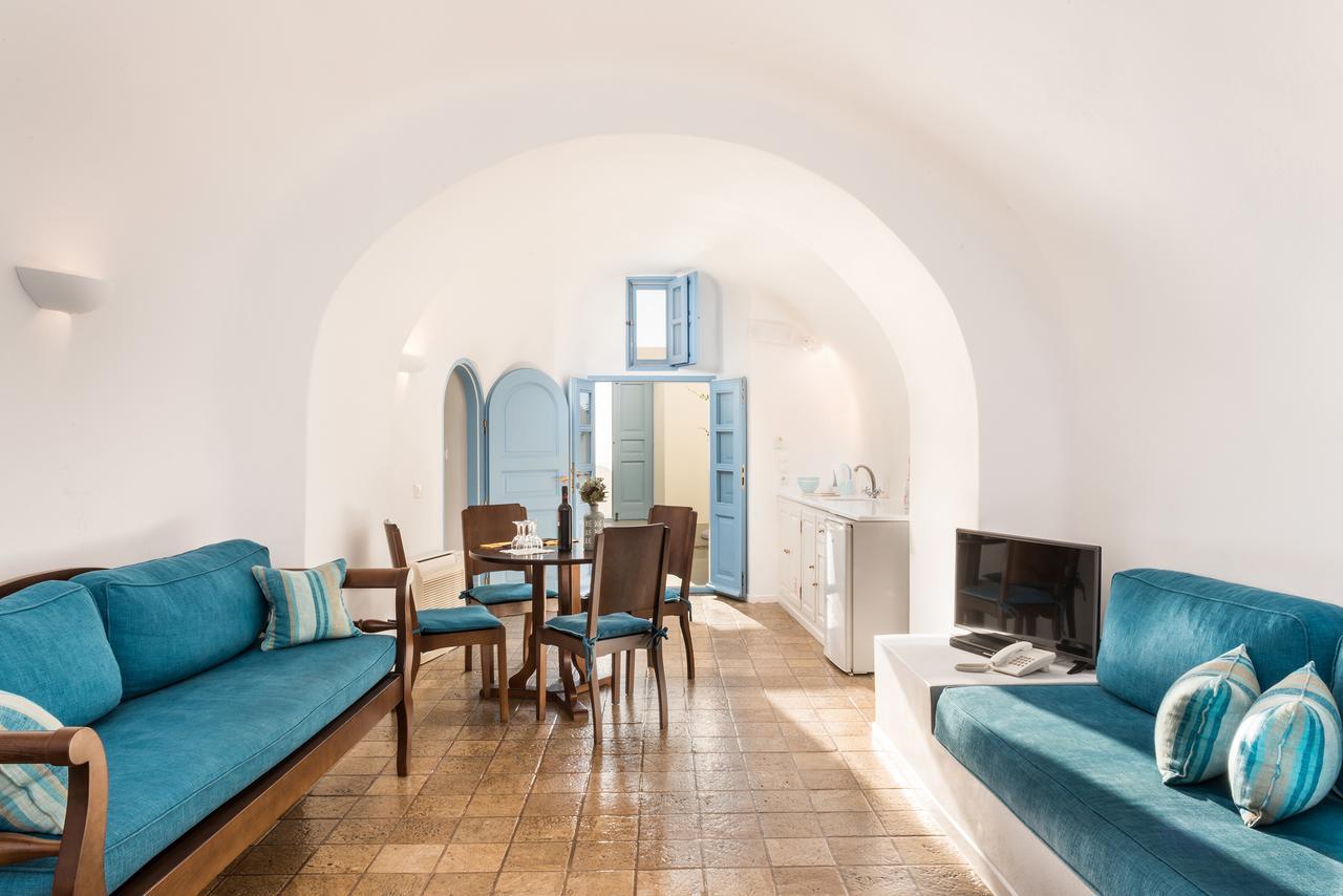 Pantelia Suites Фира Екстериор снимка