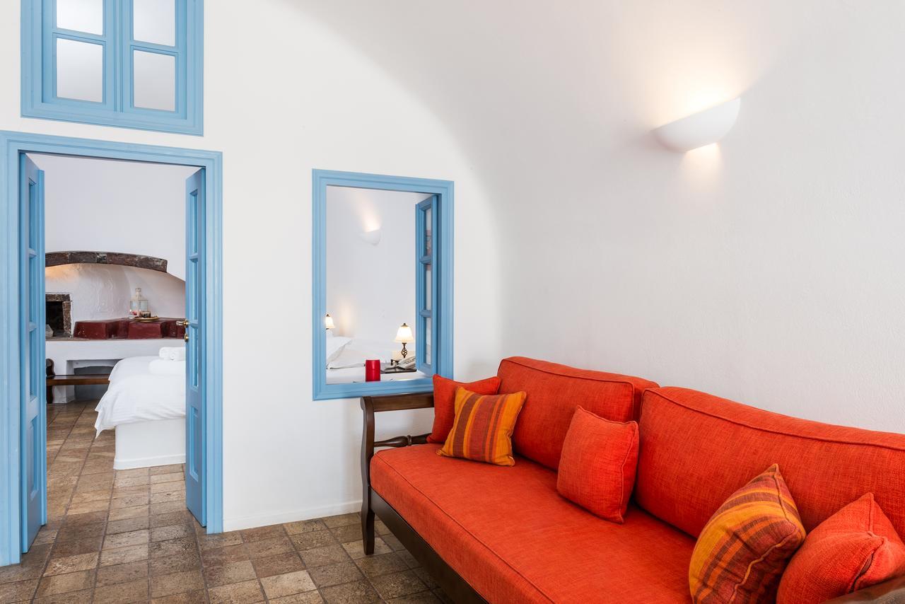 Pantelia Suites Фира Екстериор снимка