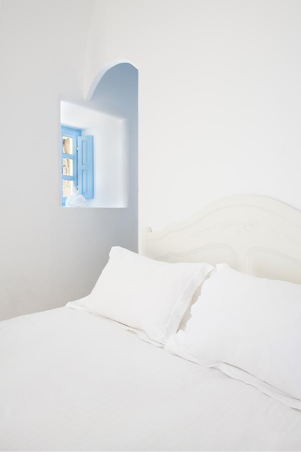 Pantelia Suites Фира Екстериор снимка